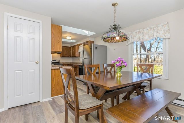 17 Charles Street, Essex, CT 06409