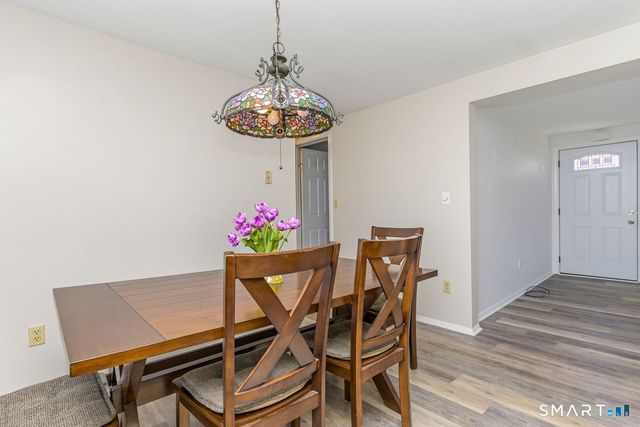 17 Charles Street, Essex, CT 06409