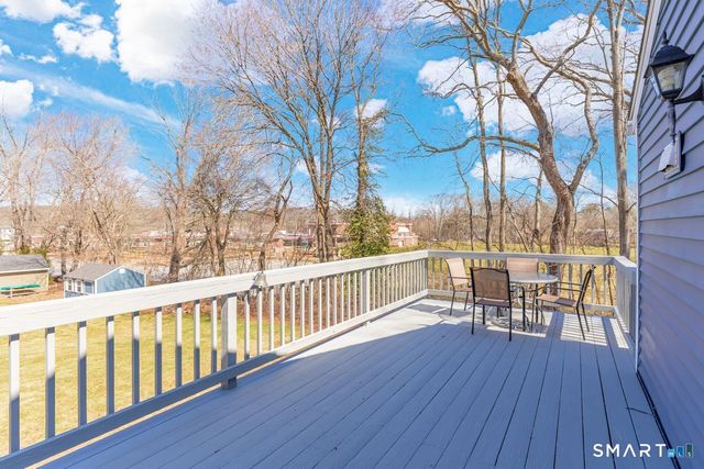 17 Charles Street, Essex, CT 06409