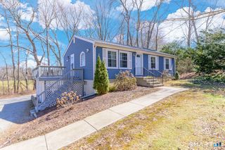 17 Charles Street, Essex, CT 06409