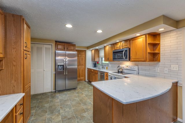 109 Silverstone Drive 109 Silverstone Drive, Englewood, OH 45322