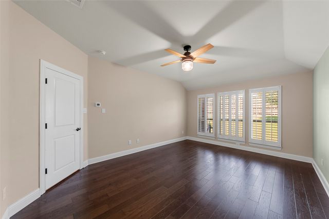 641 Woodridge Drive, Oak Point, TX 75068