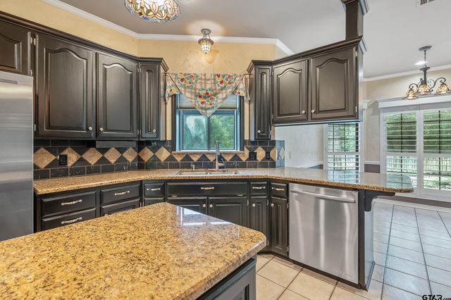 16058 Chris Lane, Tyler, TX 75703