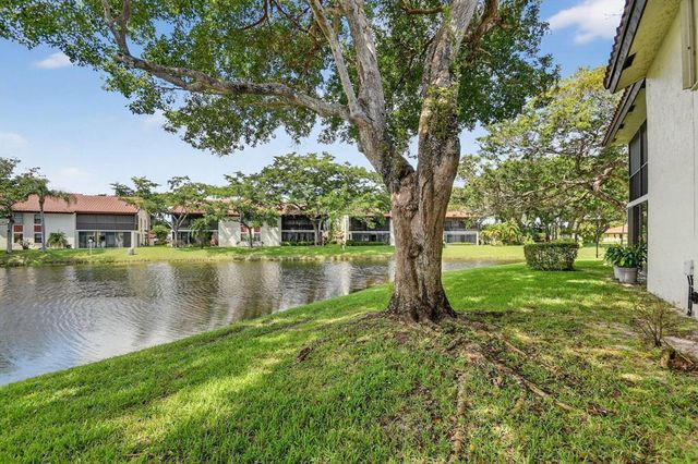 10631 OCEAN PALM Way 202, Boynton Beach, FL 33437