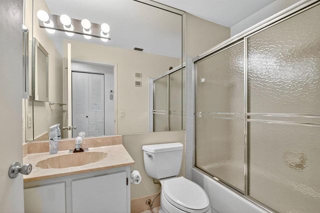 10631 OCEAN PALM Way 202, Boynton Beach, FL 33437