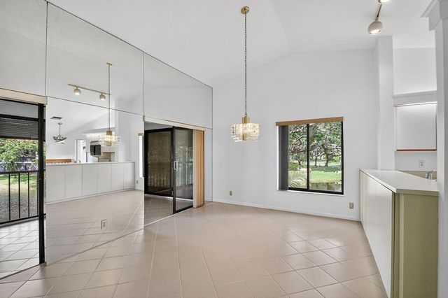 10631 OCEAN PALM Way 202, Boynton Beach, FL 33437