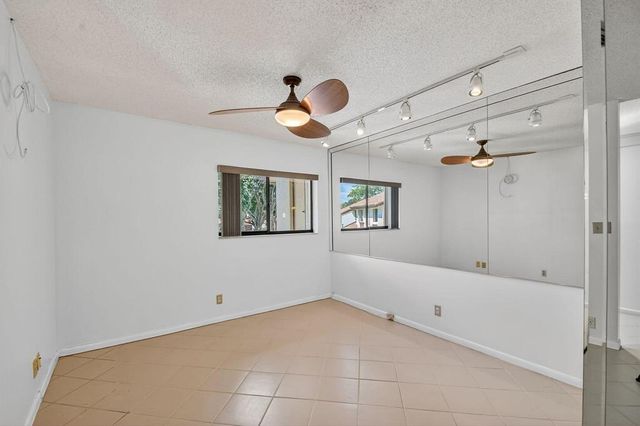10631 OCEAN PALM Way 202, Boynton Beach, FL 33437