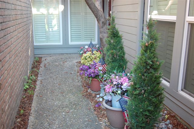 708 Carriage Way, Duncanville, TX 75137