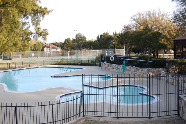 708 Carriage Way, Duncanville, TX 75137