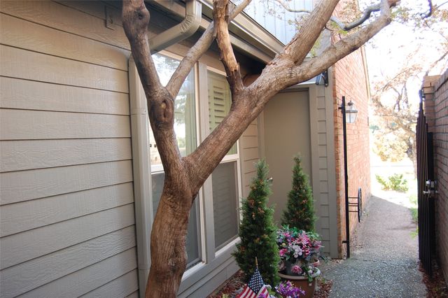 708 Carriage Way, Duncanville, TX 75137