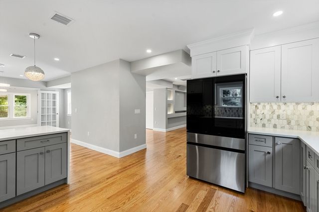 16 Old Cambridge Tpk, Lincoln, MA 01773