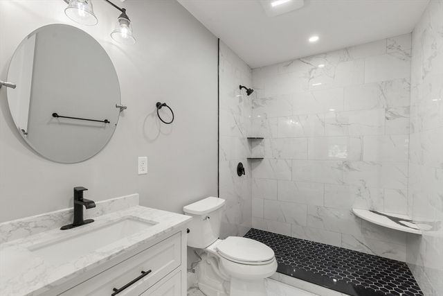 16 Old Cambridge Tpk, Lincoln, MA 01773