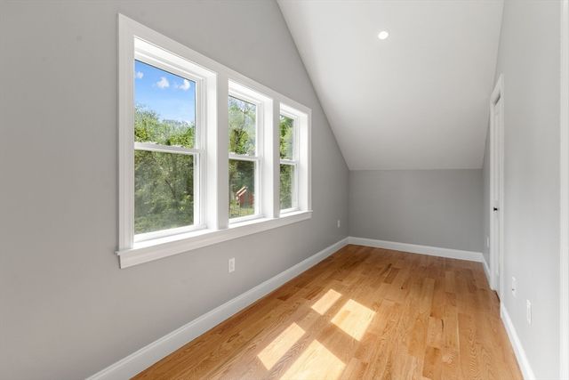 16 Old Cambridge Tpk, Lincoln, MA 01773