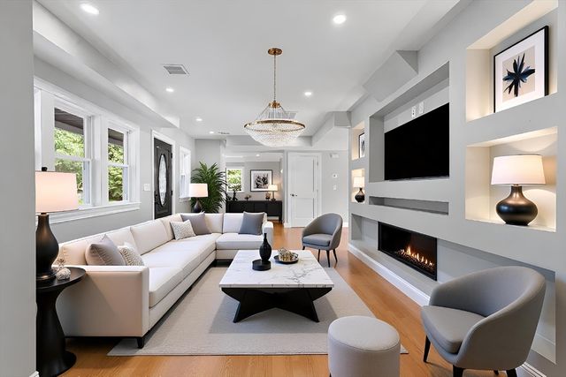 16 Old Cambridge Tpk, Lincoln, MA 01773