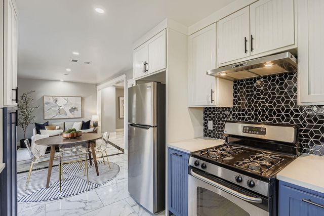 7004 E Meadow Bend DR, Austin, TX 78724