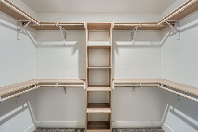 7004 E Meadow Bend DR, Austin, TX 78724