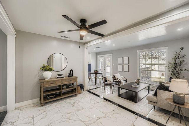 7004 E Meadow Bend DR, Austin, TX 78724