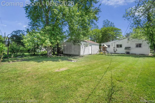 15556 Taft Street, Romulus, MI 48174