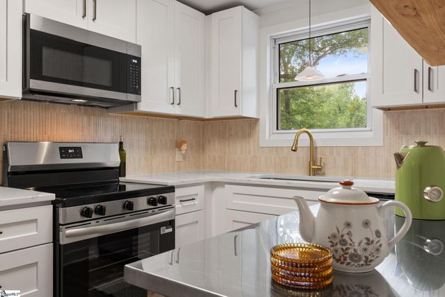218 Mcmakin Drive, Greenville, SC 29617