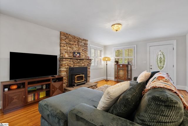 218 Mcmakin Drive, Greenville, SC 29617