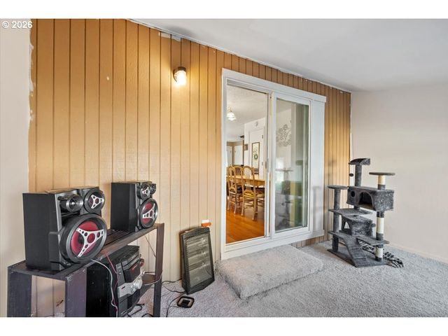 904 S MAGNOLIA St, Cornelius, OR 97113