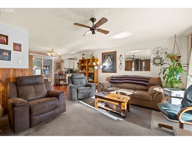 904 S MAGNOLIA St, Cornelius, OR 97113