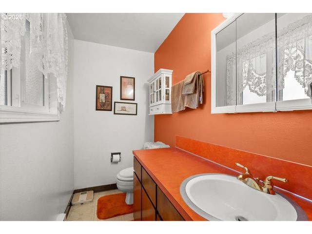 904 S MAGNOLIA St, Cornelius, OR 97113