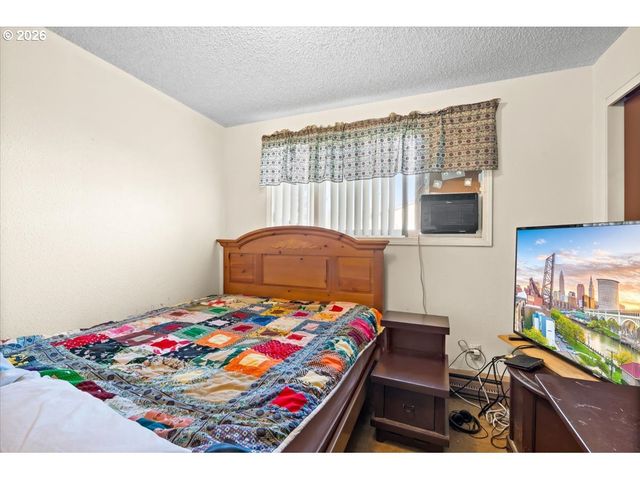 904 S MAGNOLIA St, Cornelius, OR 97113