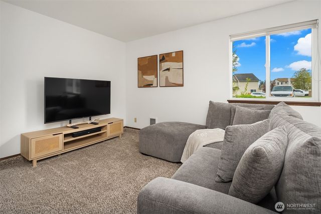 16232 2nd Place W, Lynnwood, WA 98087