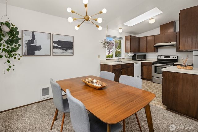 16232 2nd Place W, Lynnwood, WA 98087