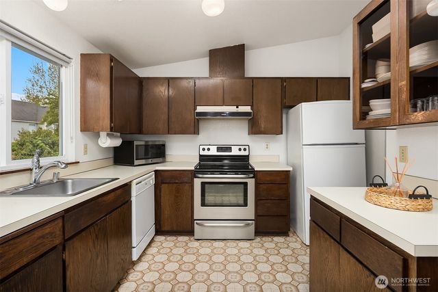 16232 2nd Place W, Lynnwood, WA 98087