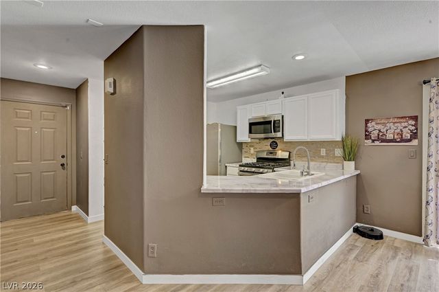10073 Fragile Fields Street, Las Vegas, NV 89183