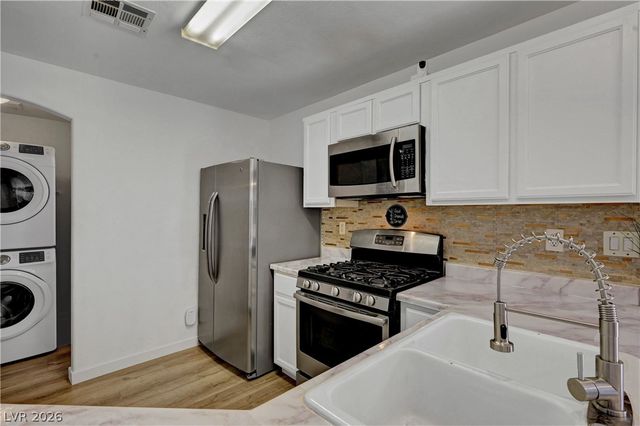 10073 Fragile Fields Street, Las Vegas, NV 89183