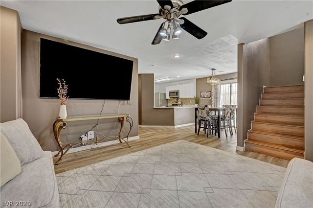 10073 Fragile Fields Street, Las Vegas, NV 89183