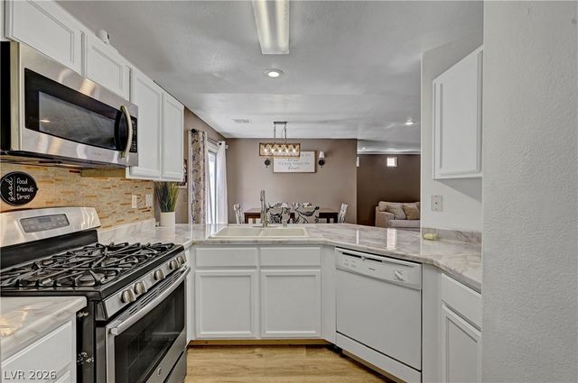 10073 Fragile Fields Street, Las Vegas, NV 89183