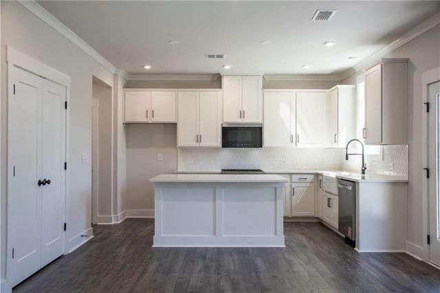 152 Henley Street, Canton, GA 30114