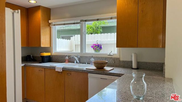 807 21st Street 3, Santa Monica, CA 90403