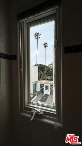 807 21st Street 3, Santa Monica, CA 90403