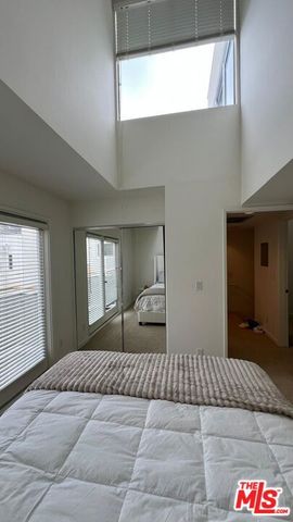 807 21st Street 3, Santa Monica, CA 90403