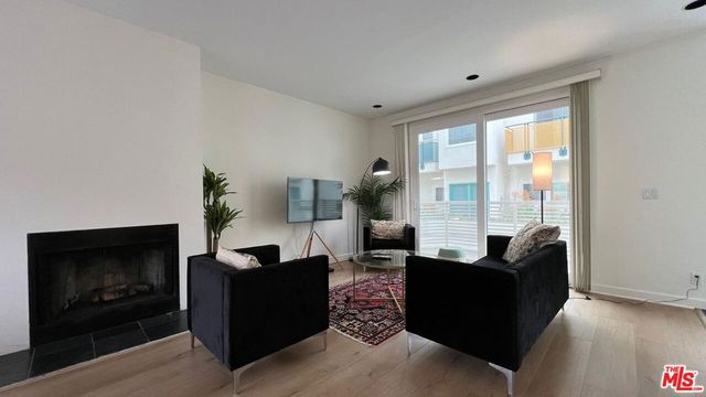 807 21st Street 3, Santa Monica, CA 90403