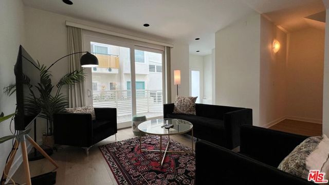 807 21st Street 3, Santa Monica, CA 90403