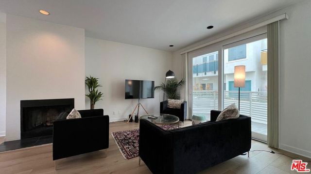 807 21st Street 3, Santa Monica, CA 90403