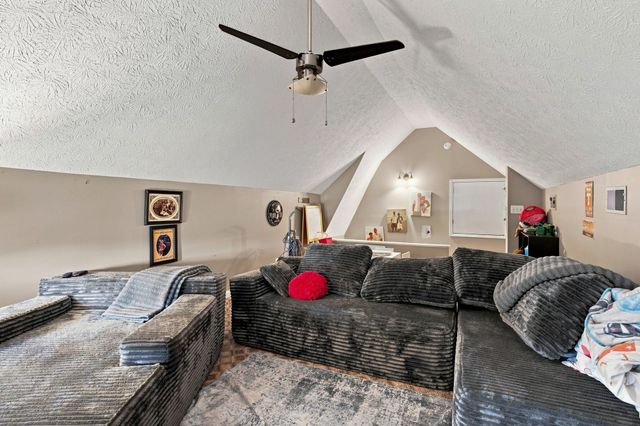8474 Guthrie Rd, Cross Plains, TN 37049