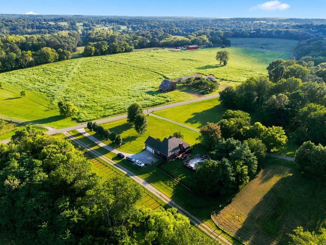 8474 Guthrie Rd, Cross Plains, TN 37049