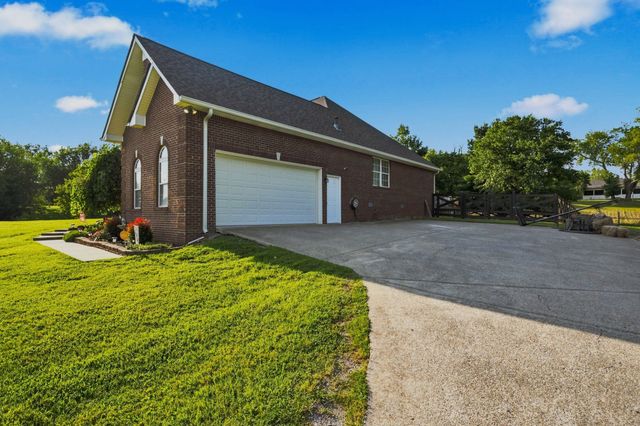 8474 Guthrie Rd, Cross Plains, TN 37049