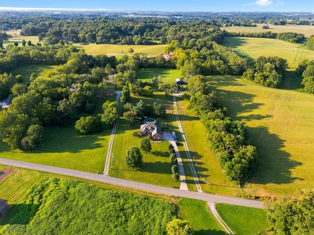 8474 Guthrie Rd, Cross Plains, TN 37049