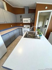 2491 Broad Oak, Bandera, TX 78003