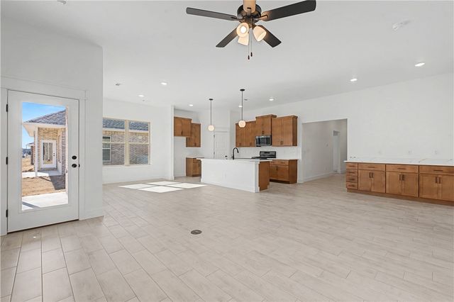 230 Ryker Ridge, Centerton, AR 72719