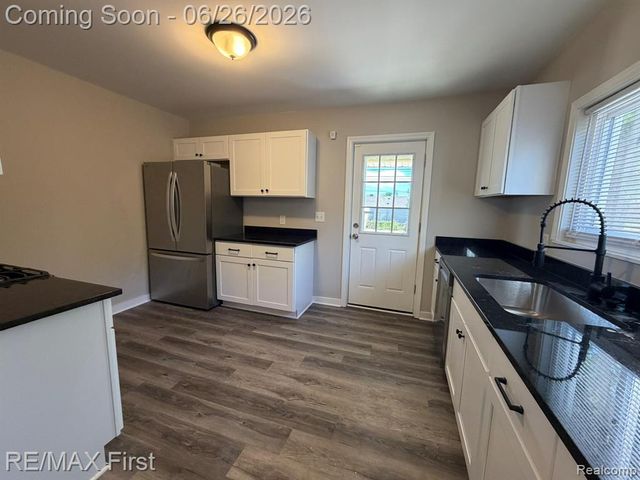 19310 Centralia, Redford, MI 48240