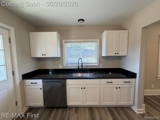 19310 Centralia, Redford, MI 48240